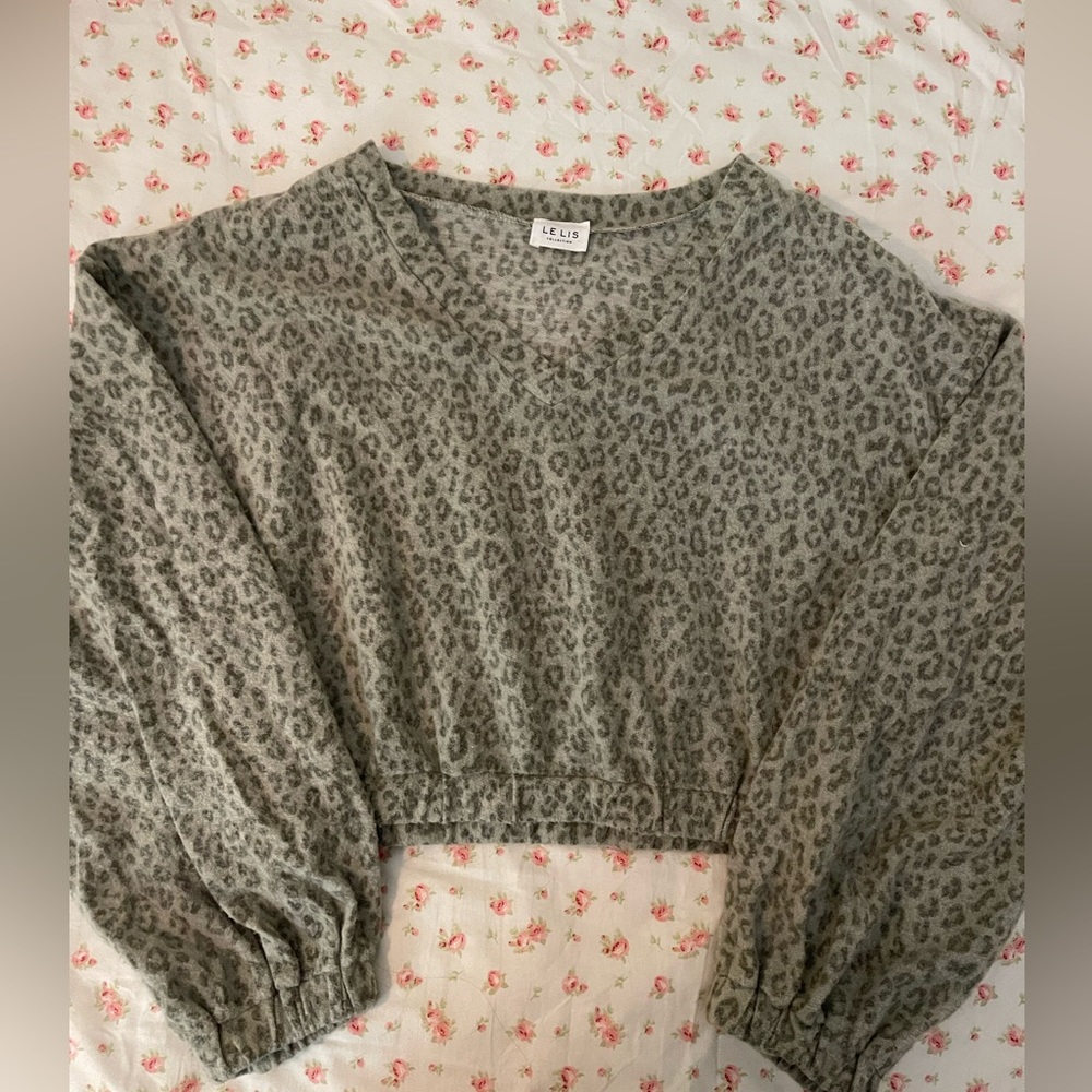 Lelis Collection Soft Grey Leopard Print Long-Sleeve Cropped Sweater
